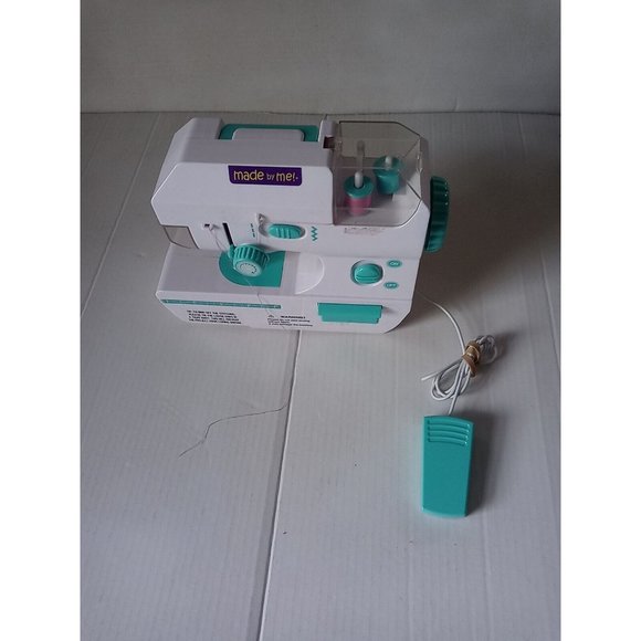 My Very Own Sewing Machine Motorized Machine for Kids Ages 8+ - Picture 6 of 16